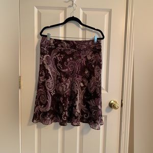 Ann Taylor Purple/Lavender Paisley Floral 100%
Silk Swing Side Zip Skirt